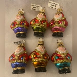 BNWT, vintage 1999 Bombay company, mini Santa ornaments